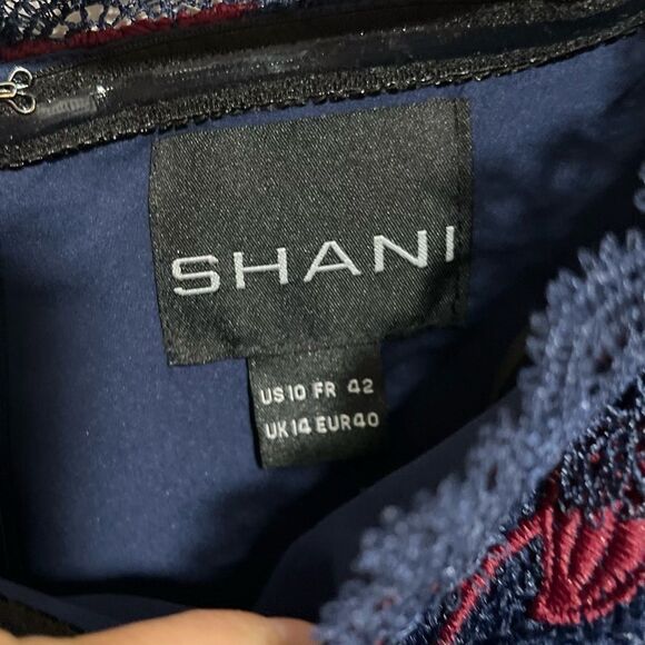 Shani Off-the-Shoulder Lace Dress - Picture 5 of 10